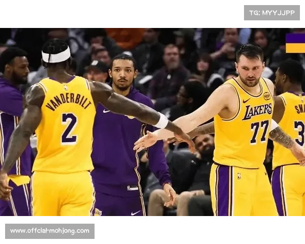 西部第六争夺白热化：森林狼湖人胜场差紧咬